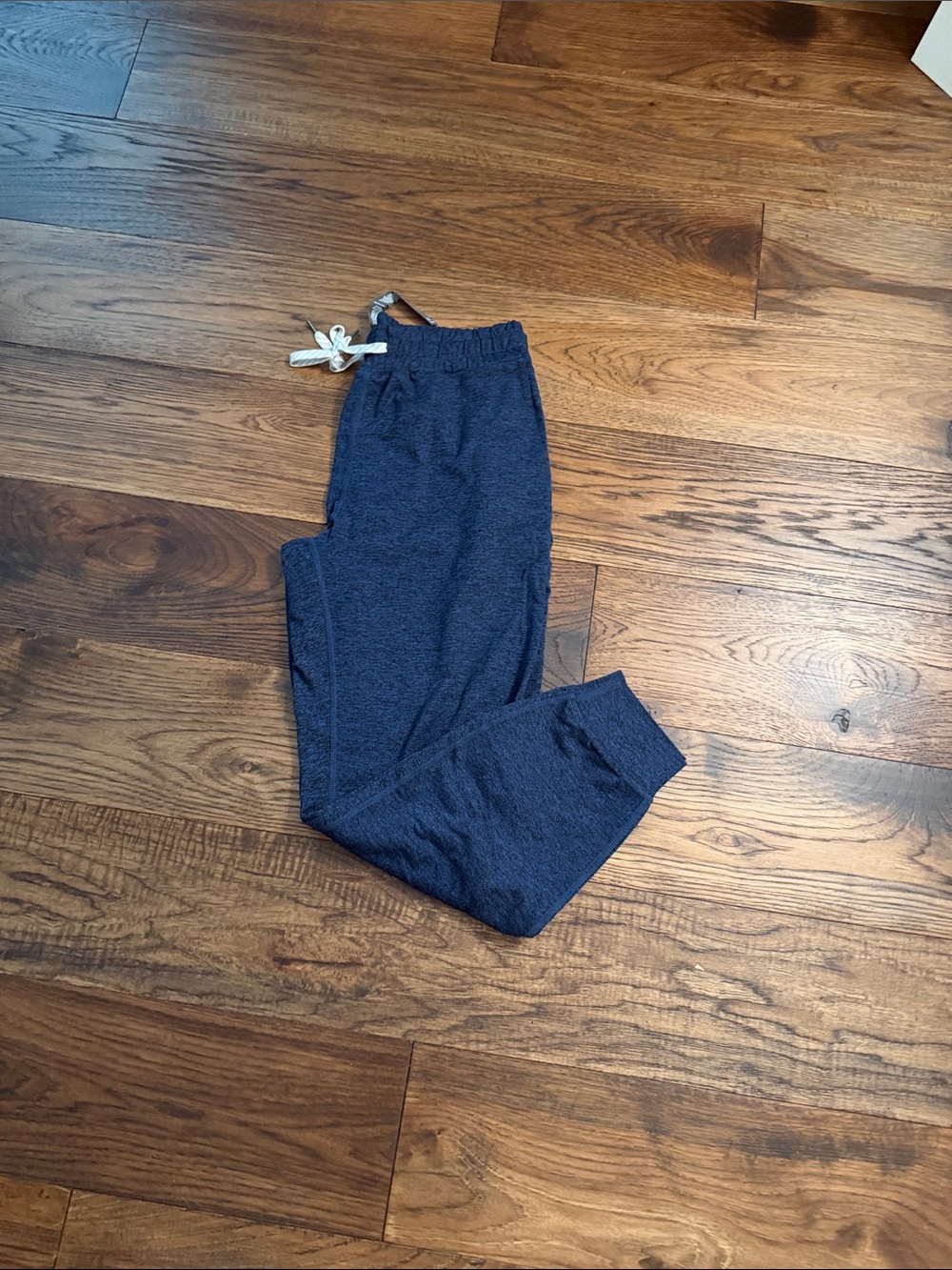 Vuori Performance Jogger Size Small NWOT